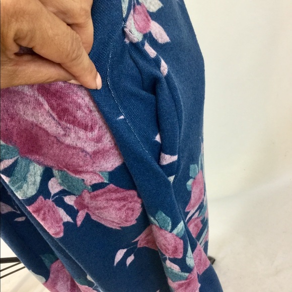 Sleeveless Long Floral Print Vest with Pockets - Picture 3 of 4